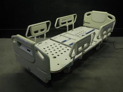 HILL-ROM P1600 ADVANTA HOSPITAL BED WITH HEAD AND FOOT BOARDS (SCALE)