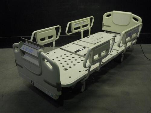 HILL-ROM P1600 ADVANTA HOSPITAL BED WITH HEAD AND FOOT BOARDS