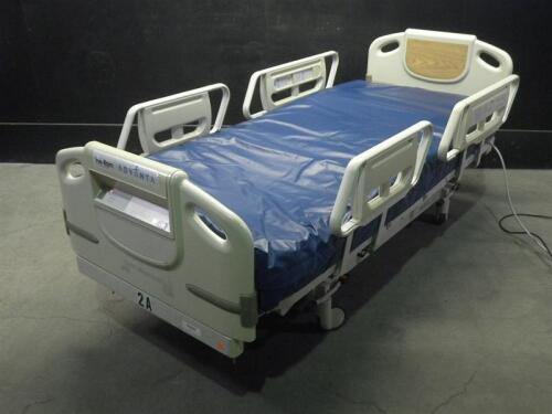 HILL-ROM P1600 ADVANTA HOSPITAL BED WITH HEAD AND FOOT BOARDS