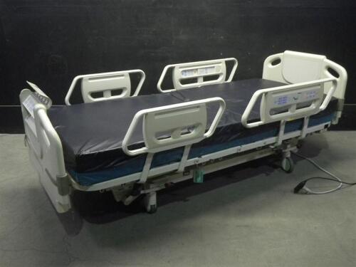 HILL-ROM ADVANTA P1600 HOSPITAL BED WITH HEAD AND FOOT BOARDS