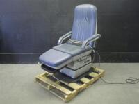 MIDMARK PODIATRY 417 POWER EXAM CHAIR WITH FOOT CONTROL