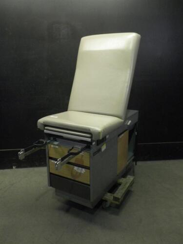 MIDMARK 104 EXAM TABLE