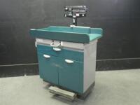 RITTER 309 INFANT EXAM TABLE WITH SCALE