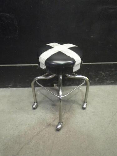 ROLLING EXAM STOOL