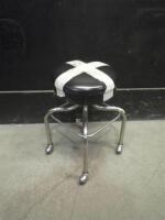 ROLLING EXAM STOOL