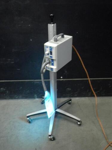 OHMEDA BILIBLANKET PLUS PHOTOTHERAPY SYSTEM ON ROLLING STAND