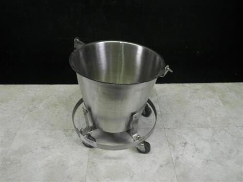 KICKBUCKET WITH ROLLING STAND