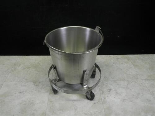 KICKBUCKET WITH ROLLING STAND