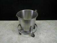 KICKBUCKET WITH ROLLING STAND