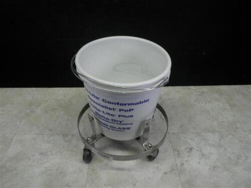 KICKBUCKET WITH ROLLING STAND