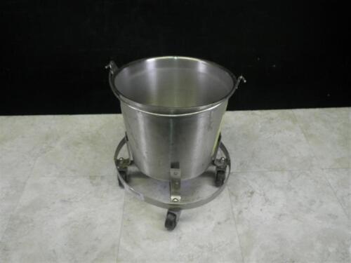 KICKBUCKET WITH ROLLING STAND
