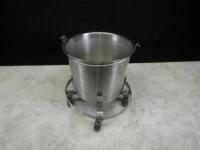 KICKBUCKET WITH ROLLING STAND