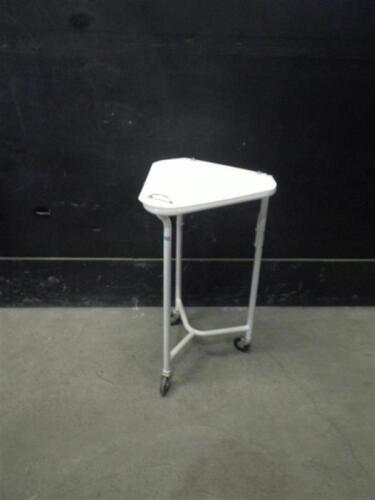 LUMEX HAMPER STAND