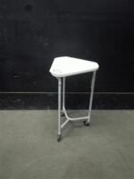 LUMEX HAMPER STAND
