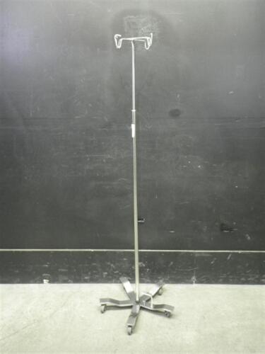 IV POLE WITH FOOTSWITCH ON ROLLING STAND