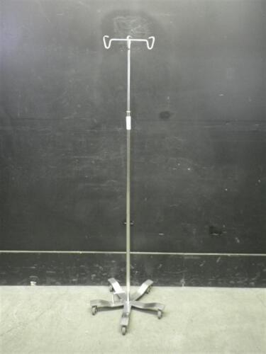 IV POLE WITH FOOTSWITCH ON ROLLING STAND