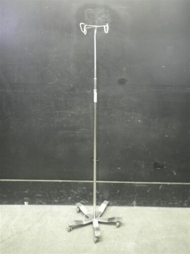IV POLE WITH FOOTSWITCH ON ROLLING STAND