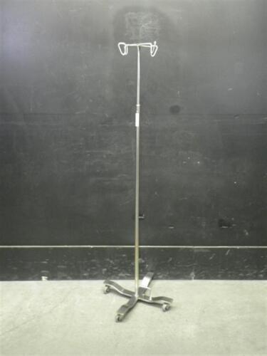 IV POLE WITH FOOTSWITCH ON ROLLING STAND