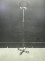 IV POLE WITH FOOTSWITCH ON ROLLING STAND