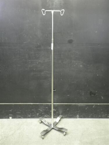 IV POLE WITH FOOTSWITCH ON ROLLING STAND