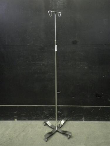 IV POLE WITH FOOTSWITCH ON ROLLING STAND