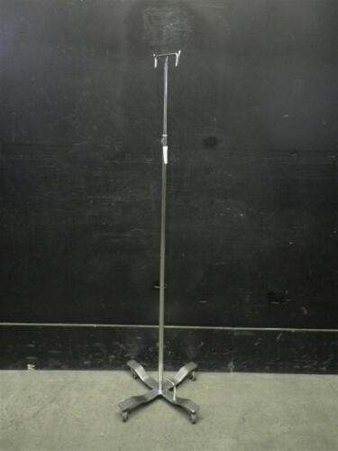 IV POLE WITH FOOTSWITCH ON ROLLING STAND