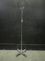 IV POLE WITH FOOTSWITCH ON ROLLING STAND