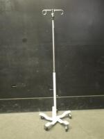 IV POLE ON ROLLING STAND