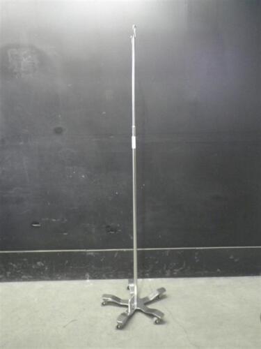 IV POLE WITH FOOTSWITCH ON ROLLING STAND