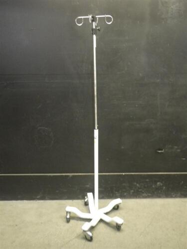 IV POLE ON ROLLING STAND