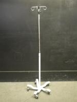 IV POLE ON ROLLING STAND
