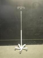 IV POLE ON ROLLING STAND