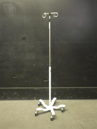 IV POLE ON ROLLING STAND