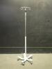 IV POLE ON ROLLING STAND