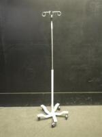 IV POLE ON ROLLING STAND