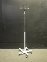 IV POLE ON ROLLING STAND