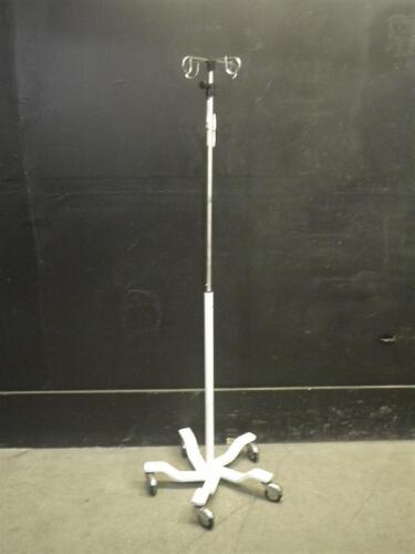 IV POLE ON ROLLING STAND