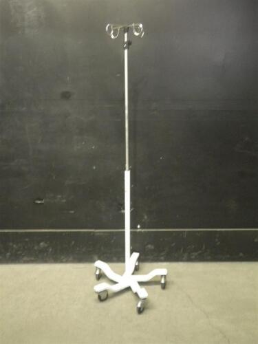 IV POLE ON ROLLING STAND