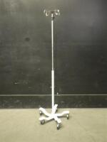 IV POLE ON ROLLING STAND