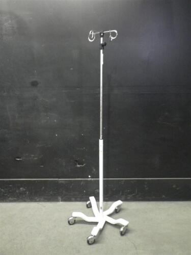 IV POLE ON ROLLING STAND
