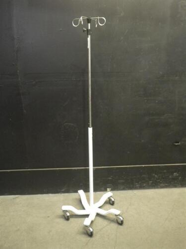 IV POLE ON ROLLING STAND