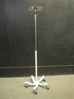 IV POLE ON ROLLING STAND