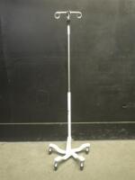 IV POLE ON ROLLING STAND