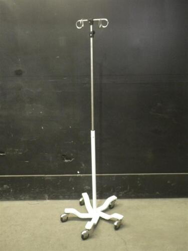 IV POLE ON ROLLING STAND