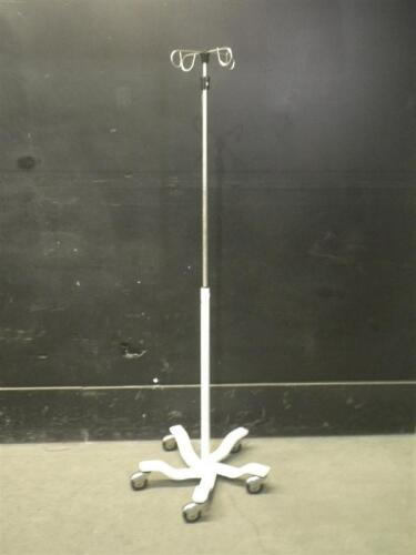 IV POLE ON ROLLING STAND