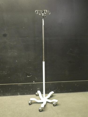 IV POLE ON ROLLING STAND