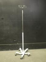 IV POLE ON ROLLING STAND