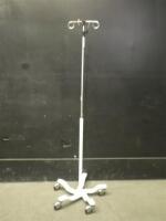 IV POLE ON ROLLING STAND