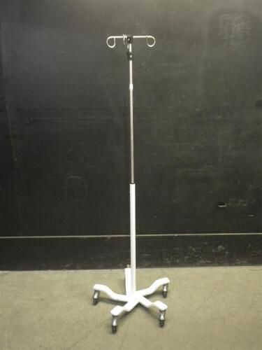IV POLE ON ROLLING STAND