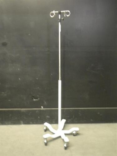 IV POLE ON ROLLING STAND